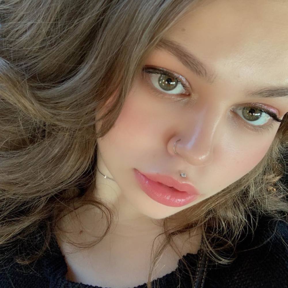 Meet your Posher, Isabella